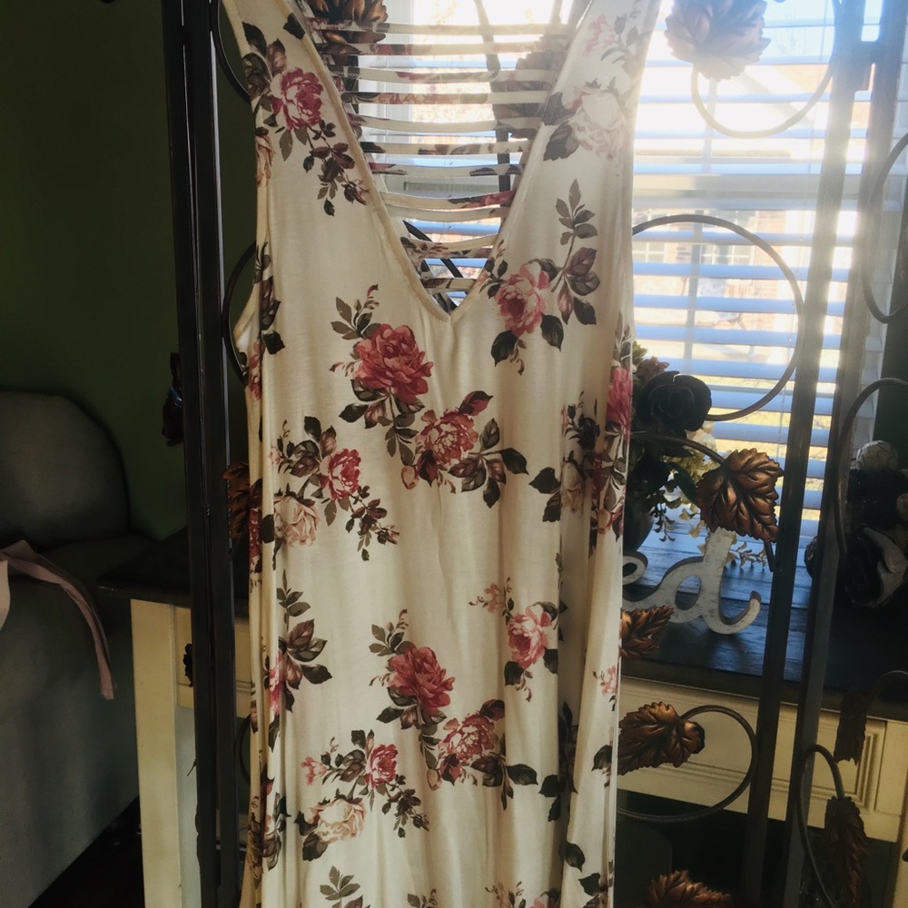 Dress - Picture 4 of 5